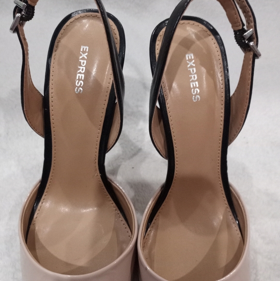 Express Heels - Picture 2 of 14